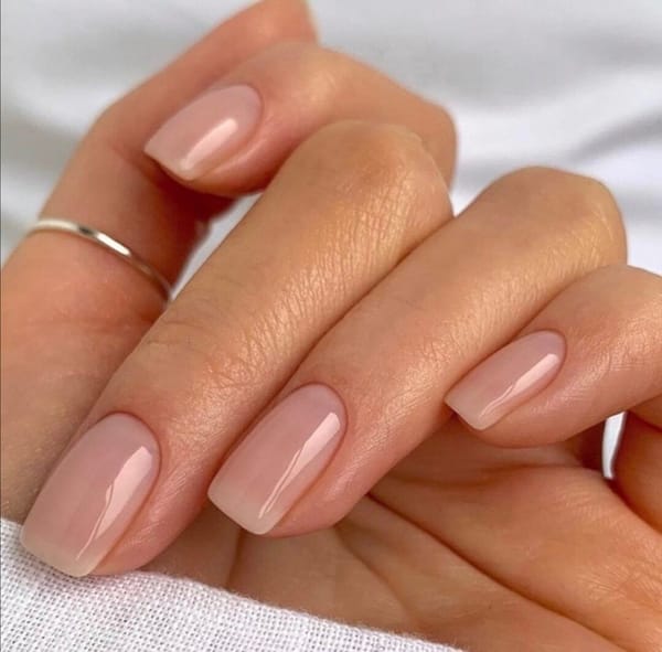 Unhas Naturais (“Naked Nails”): O Minimalismo que é Símbolo de Estilo