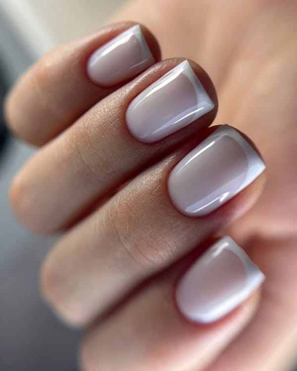 Unhas Minimalistas: Tendência Elegante e Versátil que Domina 2025